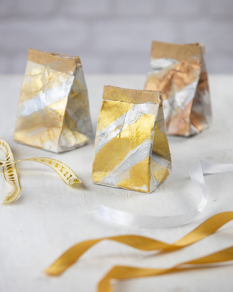 A gyűrött, festett felület közelről