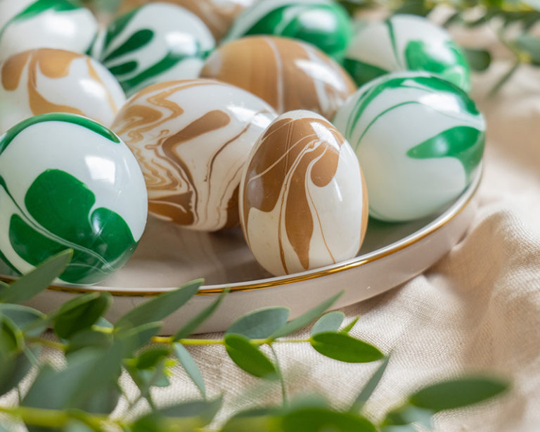 Elegáns húsvéti tojások Marabu Easy Marble festékkel