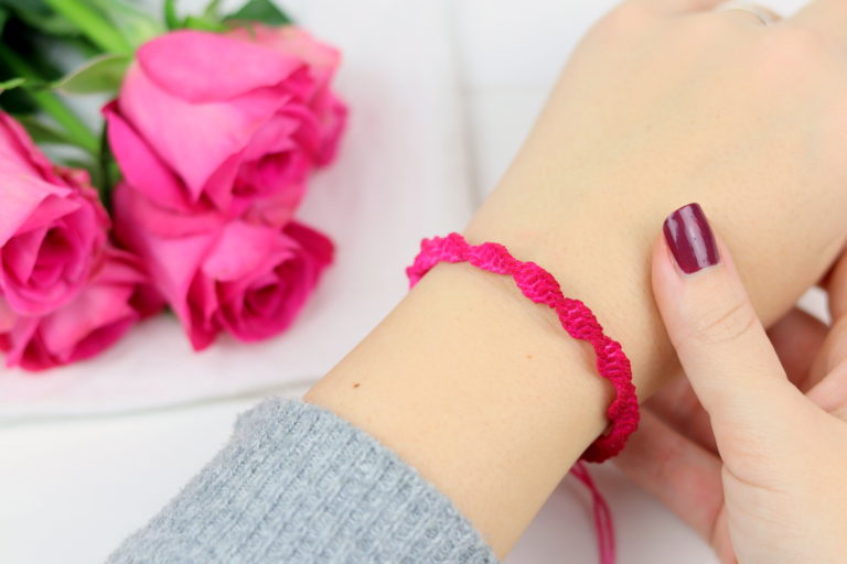 Makramé karkötő ombré hatással, Marabu Fashion Sprayjel