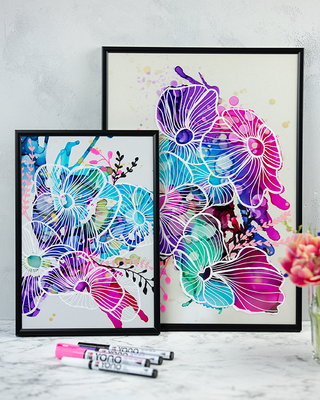 Két fluid art kép egymás mellett